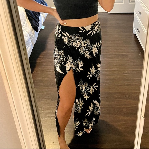 Black and White Floral Maxi Skirt w/ Slit - Picture 1 of 5